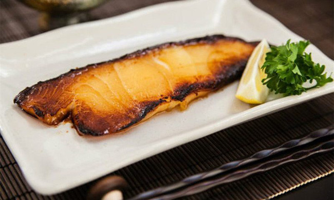 Bé 11 tuổi bị dị ứng thực phẩm đã tử vong sau khi hít mùi cá nấu - Ảnh 2. Bé 11 tuổi bị dị ứng thực phẩm đã tử vong sau khi hít mùi cá nấu - Ảnh 2.