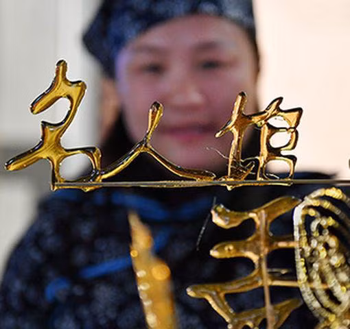 Căn bệnh khiến người phụ nữ xinh đẹp càng ngày càng giống đàn ông ảnh 1 nguoi phu nu xinh dep cang ngay cang giong dan ong, su that la do mot can benh - 1