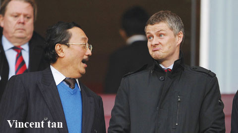 Khám phá đường dây "buôn lậu cầu thủ" của Solskjaer