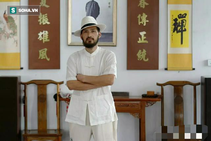 Hèn nhát bỏ chạy trên sàn đấu, võ sư Vịnh Xuân hiện nguyên hình là kẻ chém gió - Ảnh 3. Hèn nhát bỏ chạy trên sàn đấu, võ sư Vịnh Xuân hiện nguyên hình là kẻ chém gió - Ảnh 3.