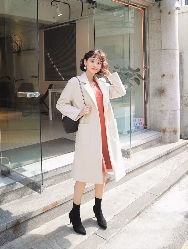 4 gợi ý diện váy đi làm vừa ấm vừa xinh trong mùa lạnh ảnh 6 Mùa lạnh, đây là 4 gợi ý diện váy đi làm vừa ấm vừa xinh mà các nàng nên biết-6