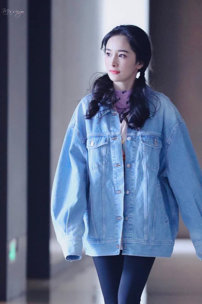 Chỉ cần thay đổi kiểu tóc và cách trang điểm, Dương Mịch trẻ trung bất ngờ ảnh 5 Duong Mich tre hon tuoi 33 nho thay doi kieu toc va cach trang diem hinh anh 5