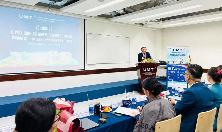 NGND, PGS.TS Hồ Thanh Phong, tân Phó hiệu trưởng UMT phát biểu nhận nhiệm vụ. NGND, PGS.TS Hồ Thanh Phong, tân Phó hiệu trưởng UMT phát biểu nhận nhiệm vụ.