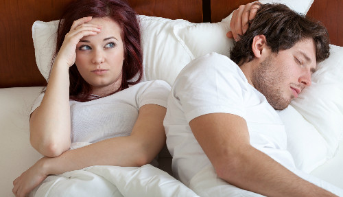 Phải làm gì khi chồng đòi "chuyện ấy" quá nhiều