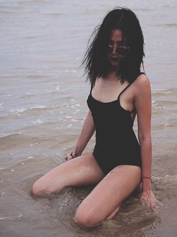 Những hotgirl thế hệ mới: Body chuẩn, cá tính, gu thời trang chất miễn bàn - Ảnh 7. Những hotgirl thế hệ mới: Body chuẩn, cá tính, gu thời trang chất miễn bàn - Ảnh 7.