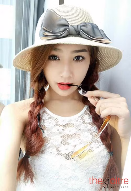 Hiện tại, facebook của Yến đạt gần 20.000 theo dõi, mỗi hình ảnh đăng tải đều nhận được hàng ngàn lượt bình luận, chia sẻ.