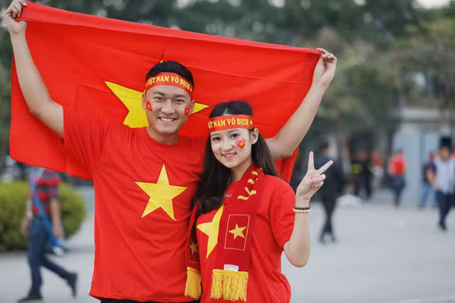 4 fan nữ “xinh như mộng” khiến dân mạng lùng sục năm 2016 ảnh 14