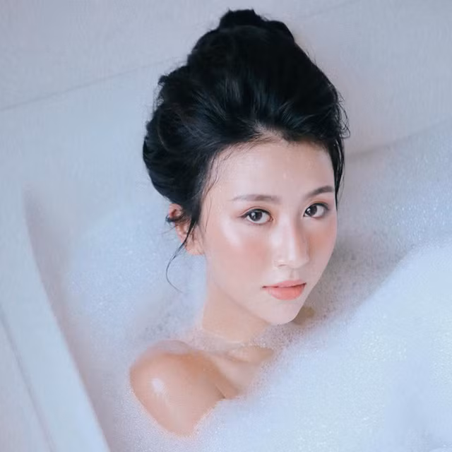 4 hot girl Việt sexy sẽ thế nào khi thiếu son phấn? ảnh 17