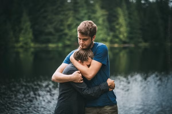 nhung-buc-anh-ve-tinh-cam-anh-chi-em-ruot-thit-khien-ban-cam-thay-am-long-giadinhvietnam.com 13