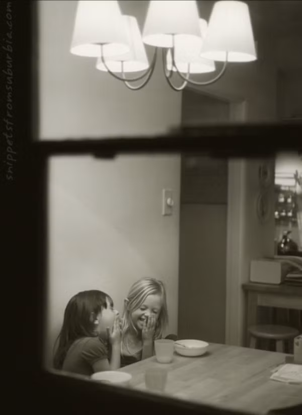 nhung-buc-anh-ve-tinh-cam-anh-chi-em-ruot-thit-khien-ban-cam-thay-am-long-giadinhvietnam.com 9