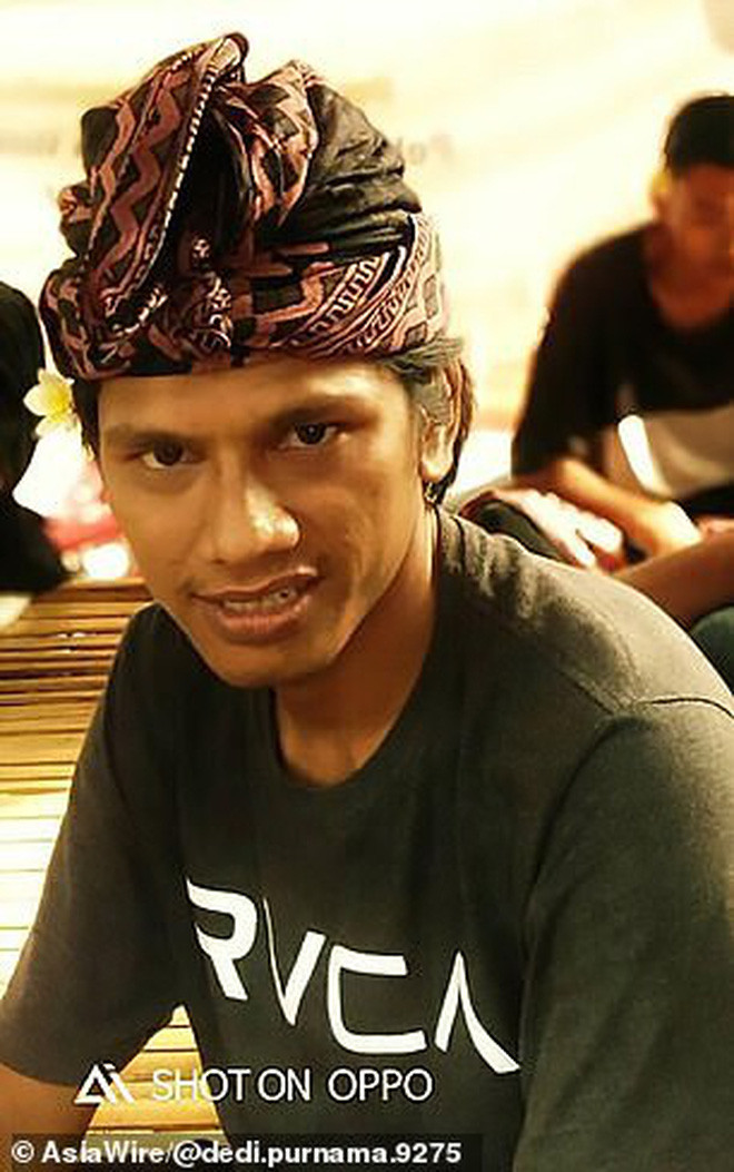 Indonesia: Vợ tẩm xăng thiêu chồng vì không chịu đưa mật khẩu điện thoại-1