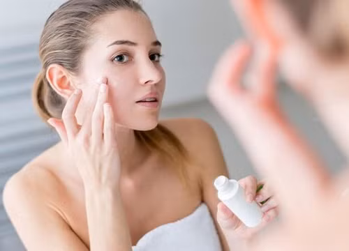 Truyện cười bốn phương: Mẹo trẻ mãi không già - Hình 1