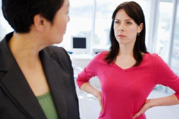 Vì một câu viết lên facebook khi bị dồn nén ức chế sau sinh, tôi khiến cả nhà chồng giận lẫy không thèm thăm cháu - Ảnh 1. Vì một câu viết lên facebook khi bị dồn nén ức chế sau sinh, tôi khiến cả nhà chồng giận lẫy không thèm thăm cháu - Ảnh 1.