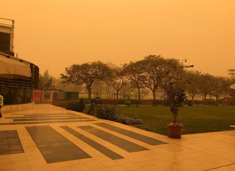 Bão cát nhuộm vàng thủ đô Ai Cập ảnh 6