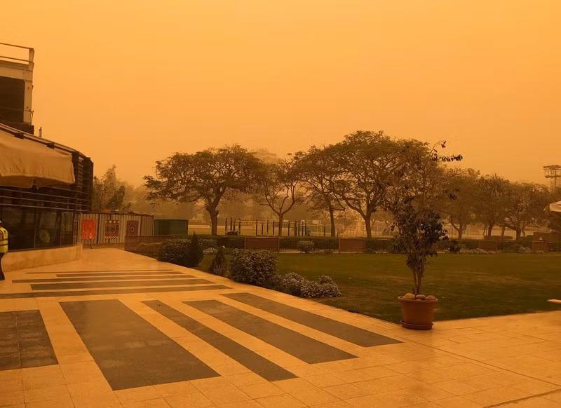 Bão cát nhuộm vàng thủ đô Ai Cập ảnh 6