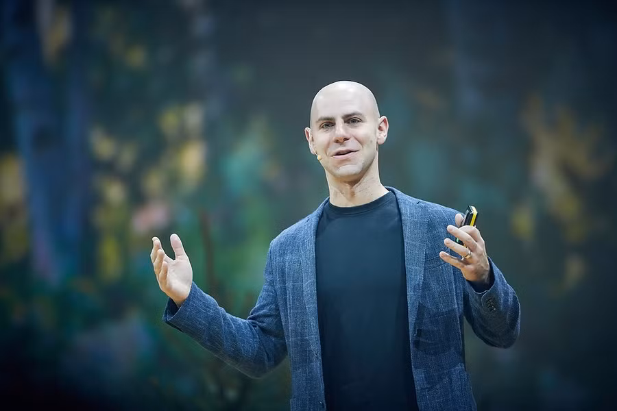 Tác giả Adam Grant.
