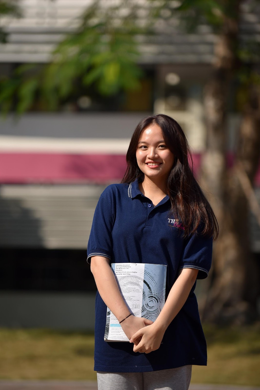 Nguyễn Hoàng Khánh Chi. Nguyễn Hoàng Khánh Chi.