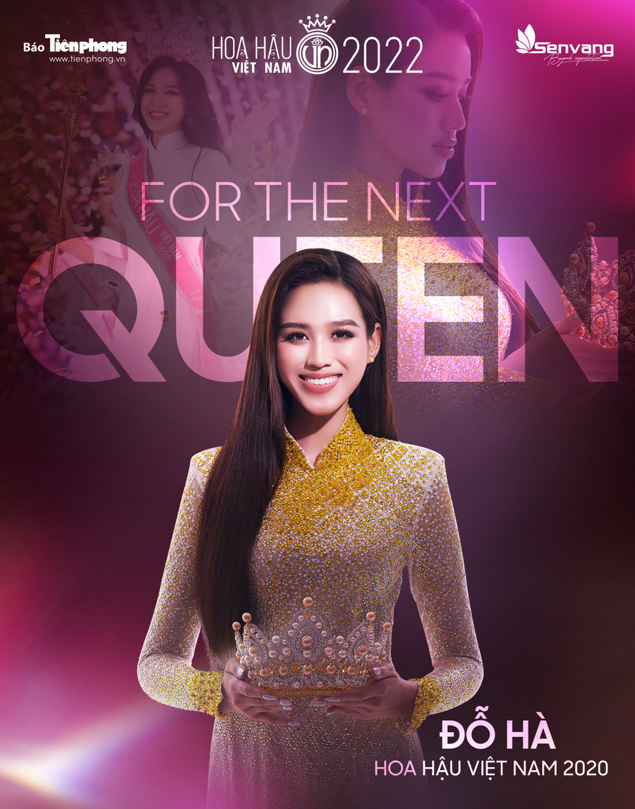 Đỗ Hà diện áo dài trong thời khắc trao lại vương miện. Đỗ Hà diện áo dài trong thời khắc trao lại vương miện.