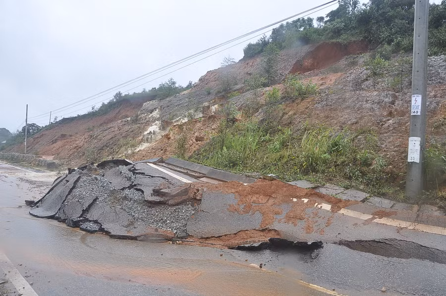 Mưa lũ gây thiệt hại nặng ở Tu Mơ Rông, Kon Tum