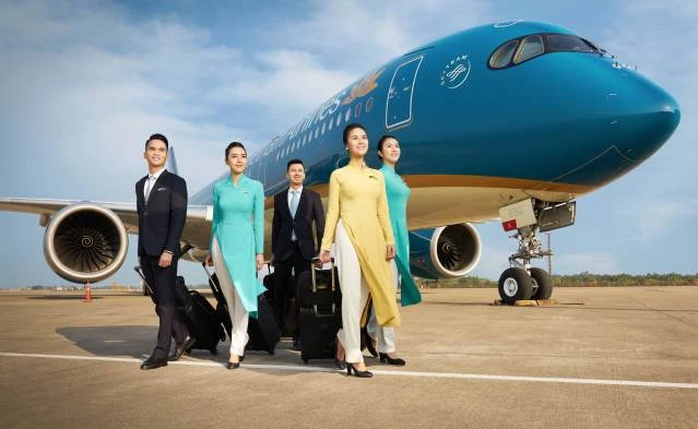 Bên cạnh đà tăng trưởng về lợi nhuận, Vietnam Airlines đang giảm mạnh tỷ lệ lực lượng lao động để tái cơ cấu nhân sự