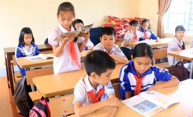 Đầu tư cơ sở vật chất cho giáo dục phải đồng bộ, đáp ứng yêu cầu đổi mới (trong ảnh: Giờ học tại Trường TH Tân Phượng, Đoan Hùng, Phú Thọ)