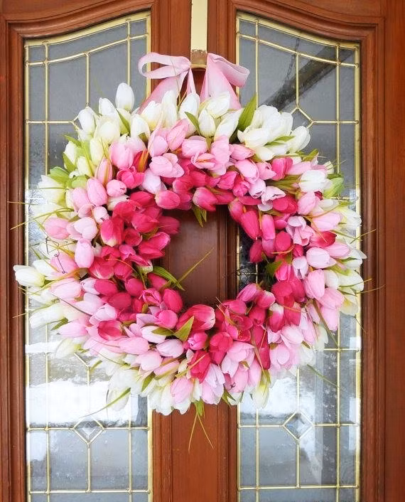 Chụp ảnh cưới giữa cánh đồng hoa tulip