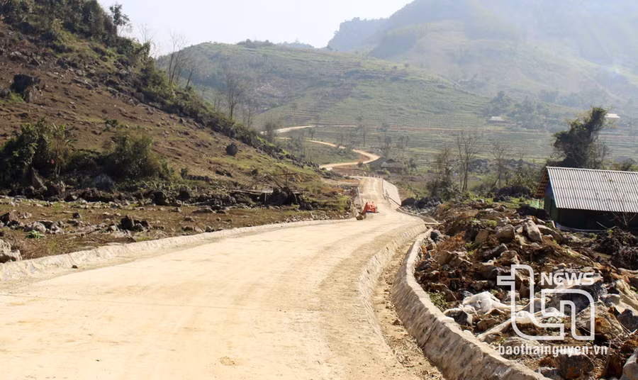 Công trình đường bê tông xóm Bản Tèn, xã Văn Lăng (Đồng Hỷ) có tổng mức đầu tư 11,8 tỷ đồng (Ảnh: Báo Thái Nguyên)