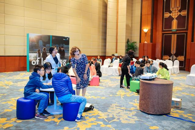 Làm việc nhóm là nền tảng cho tính hợp tác trong cả học tập và công việc. Làm việc nhóm là nền tảng cho tính hợp tác trong cả học tập và công việc.