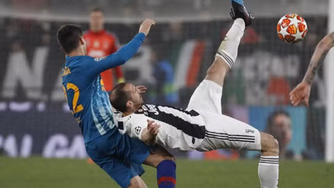 UEFA Champions League: Morata nổi nóng, đẩy ngã đồng đội cũ Chiellini