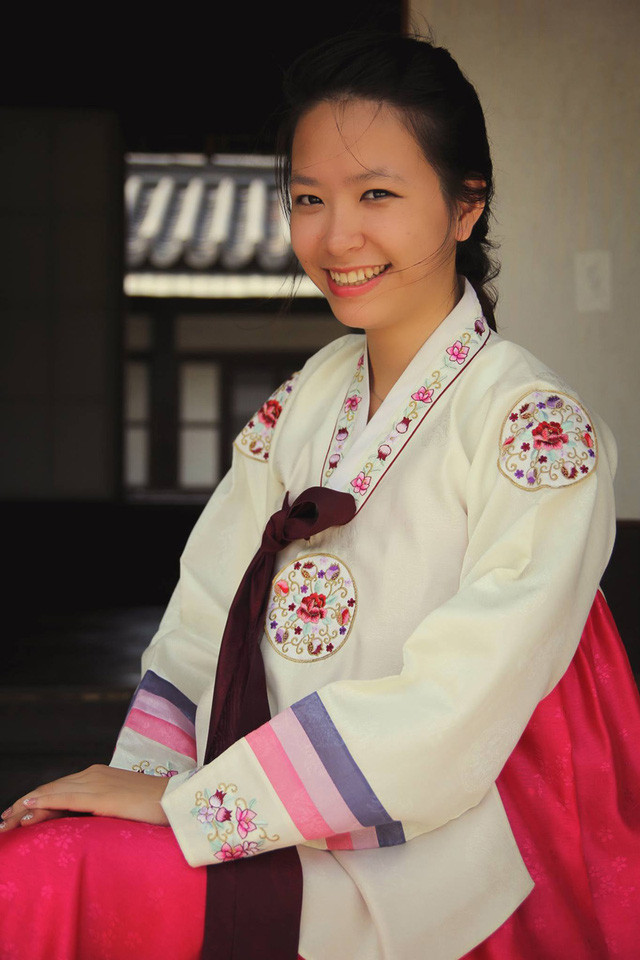 Hoa khôi tuổi Dậu làm “thủ lĩnh” tại ĐH Ngoại thương ảnh 1  Phương Phương Thảo - nữ thủ lĩnh tuổi Dậu năng động và giàu nhiệt huyết.