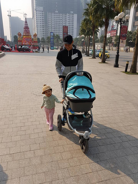 nhung-lan-hiem-hoi-mac-hong-quan-ky-han-dang-anh-con-trai-5