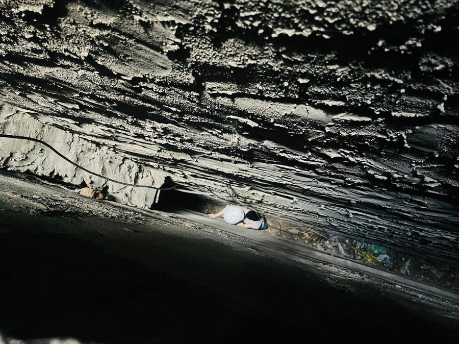 Nạn nhân bị mắc kẹt. Nạn nhân bị mắc kẹt.