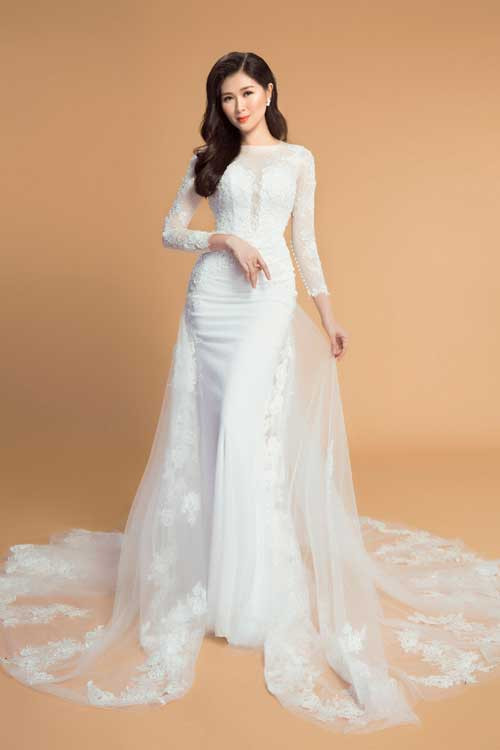 Váy cưới đuôi cá: Mẫu váy có sức hấp dẫn đặc biệt với hầu hết các nàng dâu vì vẻ "sang chảnh", kiêu sa nhưng không phải ai cũng mặc được nó. Thiết kế váy cưới từ phần ngực cho đến đầu gối ôm sát nên thường chỉ hợp với những cô dâu tự tin về vóc dáng cao ráo, số đo các vòng cân đối. Váy cưới đuôi cá: Mẫu váy có sức hấp dẫn đặc biệt với hầu hết các nàng dâu vì vẻ sang chảnh, kiêu sa nhưng không phải ai cũng mặc được nó. Thiết kế váy cưới từ phần ngực cho đến đầu gối ôm sát nên thường chỉ hợp với những cô dâu tự tin về vóc dáng cao ráo, số đo các vòng cân đối.