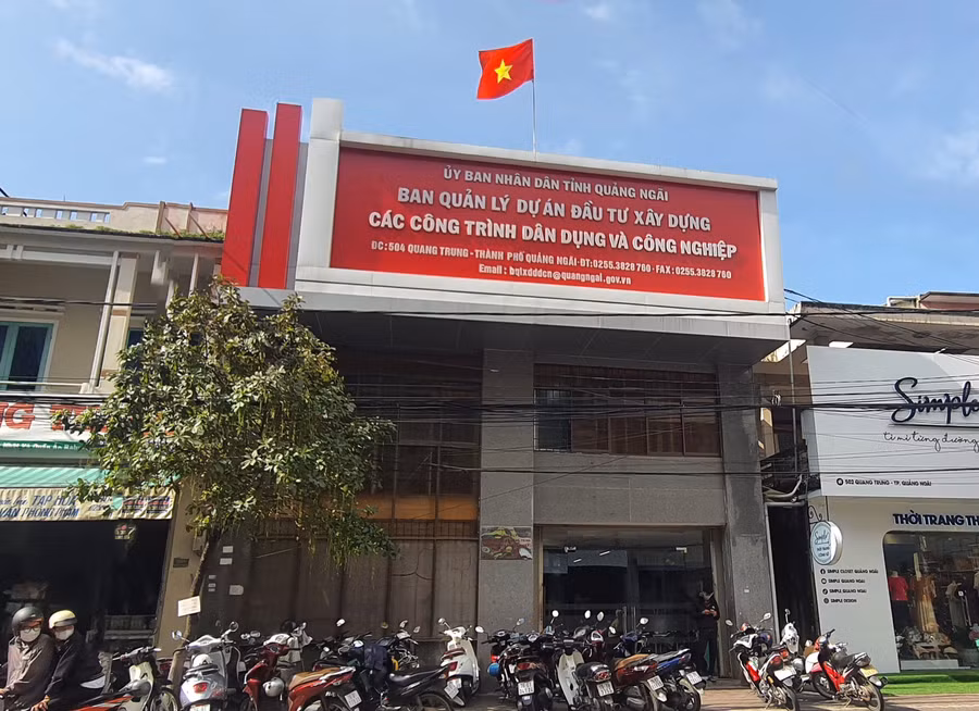 Ban Quản lý dự án đầu tư xây dựng các công trình dân dụng và công nghiệp tỉnh Quảng Ngãi được giao thực hiện mua sắm trang thiết bị dạy học cho các cơ sở giáo dục trên địa bàn tỉnh năm 2023.