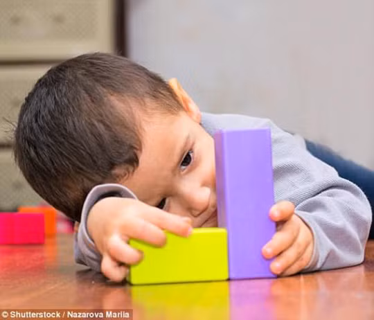 Thuốc ung thư bất ngờ ngăn chặn được tự kỷ - Ảnh 1.