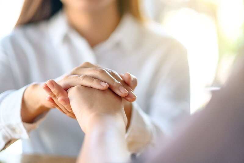 Bước đầu tiên để yêu bản thân là học cách tha thứ cho chính mình. Bước đầu tiên để yêu bản thân là học cách tha thứ cho chính mình.