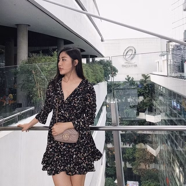 Kiểu váy mà Selena Gomez luôn diện trong mùa hè bất ngờ được nhiều sao Việt yêu thích