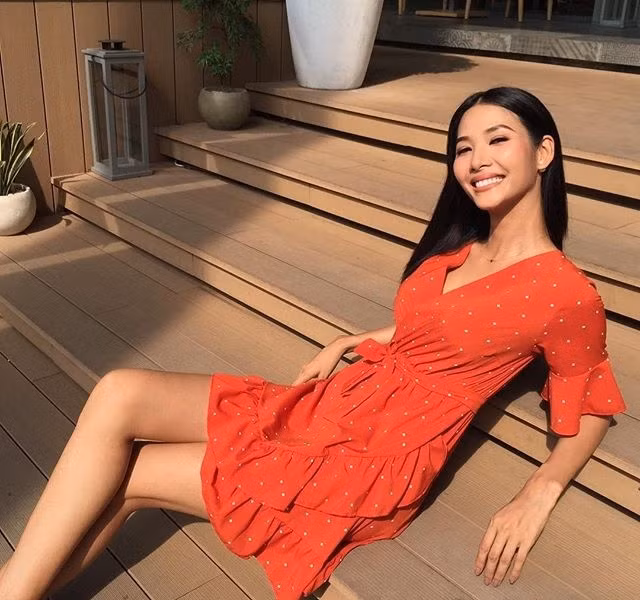 Kiểu váy mà Selena Gomez luôn diện trong mùa hè bất ngờ được nhiều sao Việt yêu thích