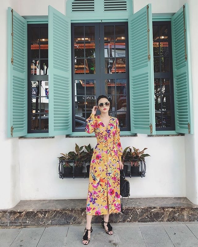 Kiểu váy mà Selena Gomez luôn diện trong mùa hè bất ngờ được nhiều sao Việt yêu thích