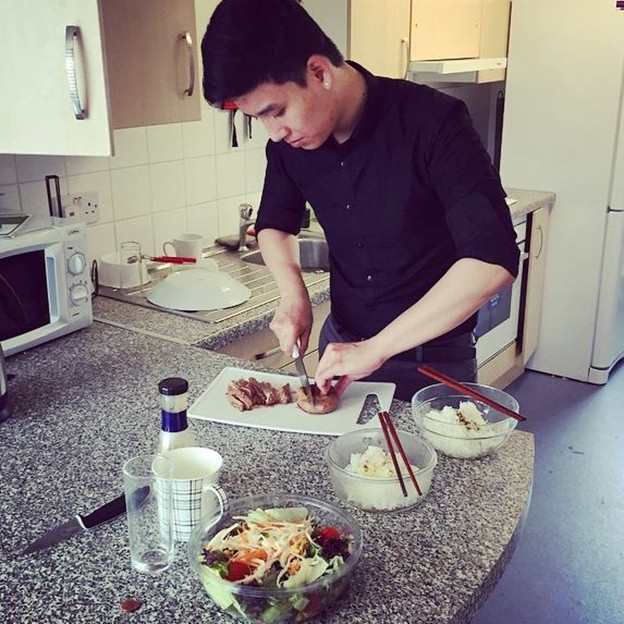 Ngoài ra còn có sở thích chơi piano, guitar, đàn, hát và nấu ăn. Ngoài ra còn có sở thích chơi piano, guitar, đàn, hát và nấu ăn.