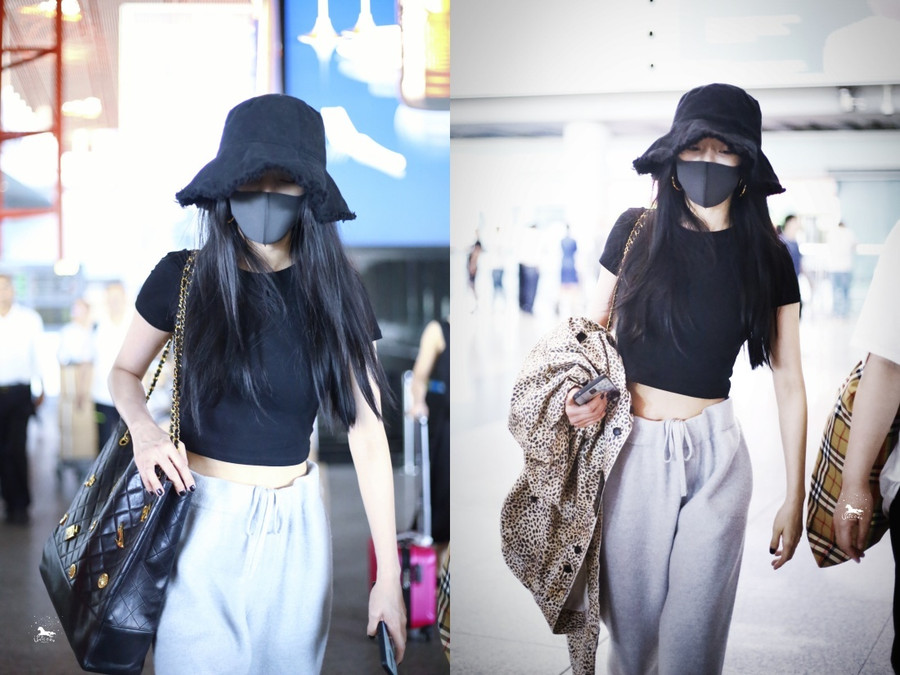 Dương Mịch khoe vóc dáng thon gọn nổi bật ở sân bay ảnh 3 Dương Mịch khoe vóc dáng thon gọn nổi bật ở sân bay