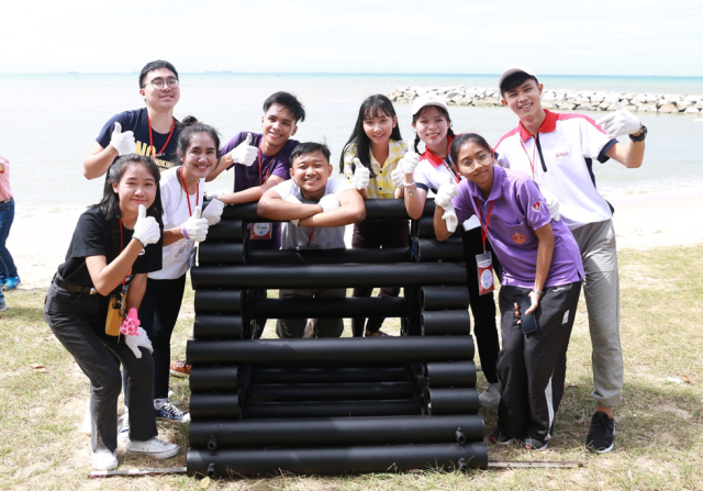 Các sinh viên được giới thiệu về dự án thực tế của SCG - “Nhà Tái chế cho Cá”. Các sinh viên được giới thiệu về dự án thực tế của SCG - “Nhà Tái chế cho Cá”.