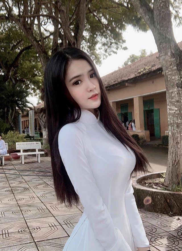 Chân dung nữ sinh mang hai dòng máu Việt - Trung gây “sốt” mạng - Ảnh 3. Chân dung nữ sinh mang hai dòng máu Việt - Trung gây “sốt” mạng - Ảnh 3.