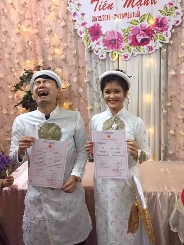 Bút sa gà chết ảnh 1