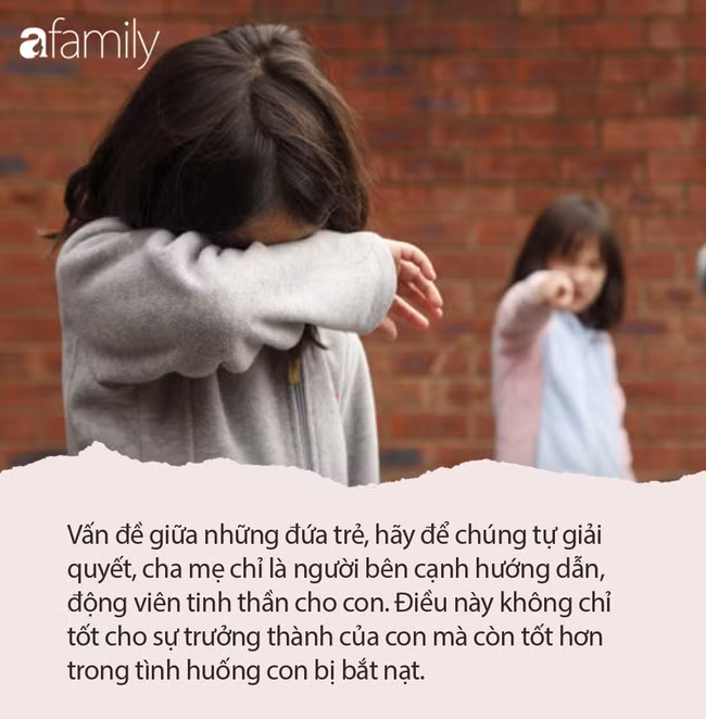 Đứa trẻ đi học về nức nở hỏi "con bị đánh có thể đánh trả không?", câu trả lời của người mẹ thật đáng khen - Ảnh 3.