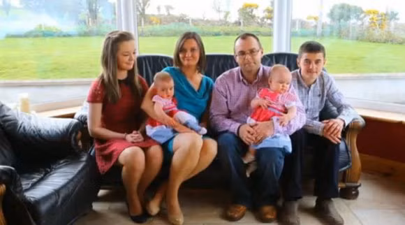 nhung cau chuyen "that nhu dua" ve cac cap song sinh hinh anh 9