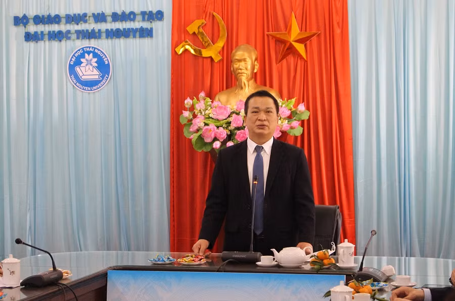 GS.TS Phạm Hồng Quang – Giám đốc Đại học Thái Nguyên phát biểu chúc mừng