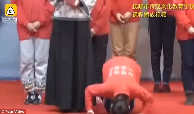 Trung Quốc đóng cửa trường học dạy phụ nữ “vâng lời”