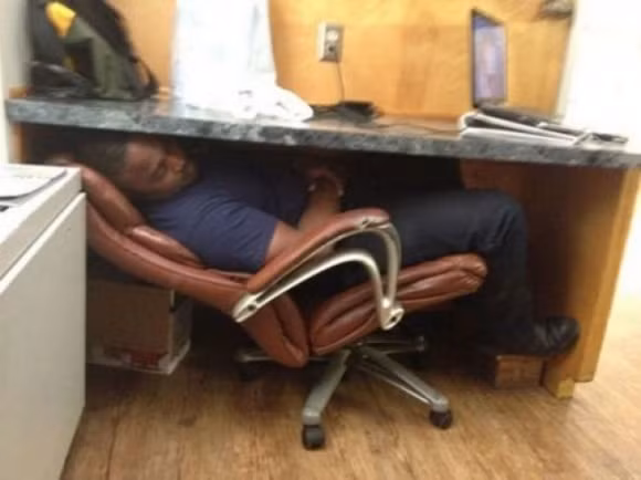 Ngủ gật 10 ảnh cười, đặt đâu ngủ đó, ảnh cười ngủ gật