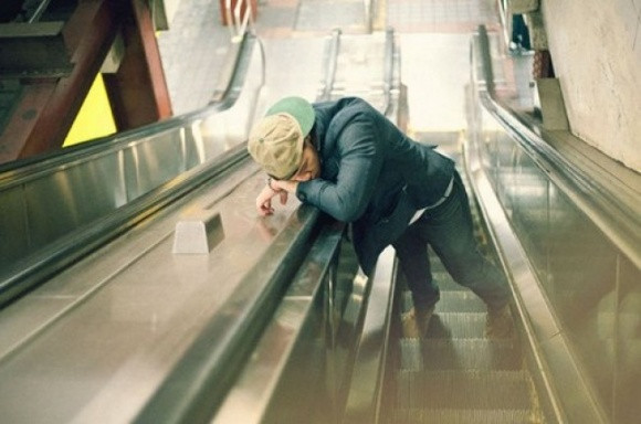 Ngủ gật 8 ảnh cười, đặt đâu ngủ đó, ảnh cười ngủ gật